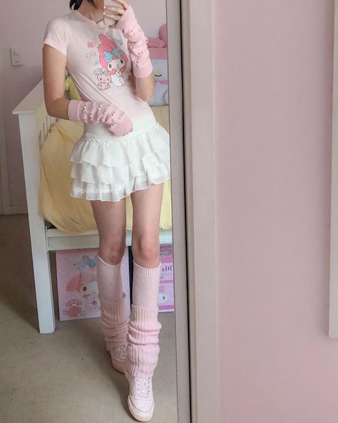 Lauren on Instagram: “choose your character: my melody ♡ ୨୧ ︎or kuromi ♥︎ ✧ . . . . . . . . . . #harajukufashion #kawaii #kawaiiaesthetic #kawaiifashion…” Pink Legwarmers Outfit, Choose Your Character, Leg Warmers Outfit, Japanese Pink, Alt Clothes, Women Portrait, Kawaii Fashion Outfits, Pink Sugar, Punk Outfits