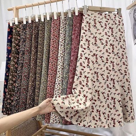 Whatsapp 👉0 552 546 61 99 on Instagram Corduroy Skirts, Korean Skirt, Long Skirt Fashion, Hijab Style Casual, Winter Vintage, Skirt Trends, Vintage Floral Print, Fashion Attire, Modest Fashion Outfits