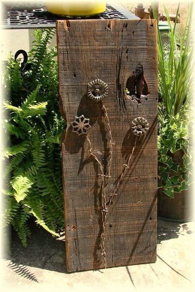 Barn Board Projects, Barbed Wire Art, Flea Market Gardening, Thrift Shop Finds, Barn Wood Crafts, Barn Wood Projects, Old Barn Wood, Plants Growing, Barn Board