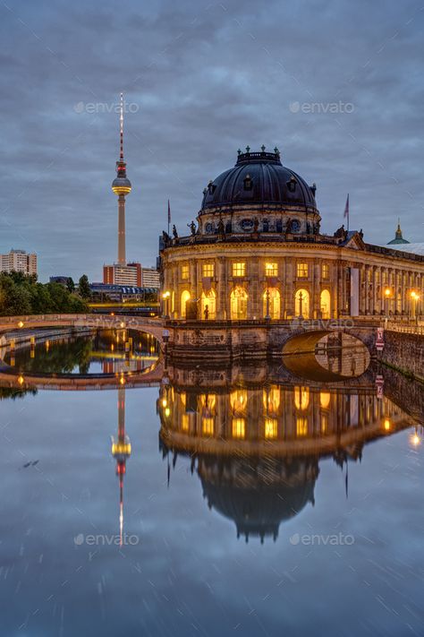 Berlin Museum Island, Museum Island Berlin, Berlin Museums, Cities Aesthetic, Cloudy Morning, Travel Berlin, Life In Germany, Museum Island, Berlin Museum