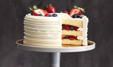 Publix Chantilly Cake Recipe, Publix Chantilly Cake, Chantilly Cake Recipe, Publix Cakes, Dream Bbq, Berry Chantilly Cake, Publix Bakery, Chantilly Cake, Box Cake Recipes