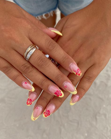 tropical vibe nails, yellow french tip nails Tropical Holiday Nails Summer, French Tip Nails With Tropical Design, French Tip Summer Nails Almond, Nail Tropical Designs, Holiday Tropical Nails, Yellow Hawaii Nails, French Tropical Nails, Tropical Nails French Tips, Flower Nail French Tip