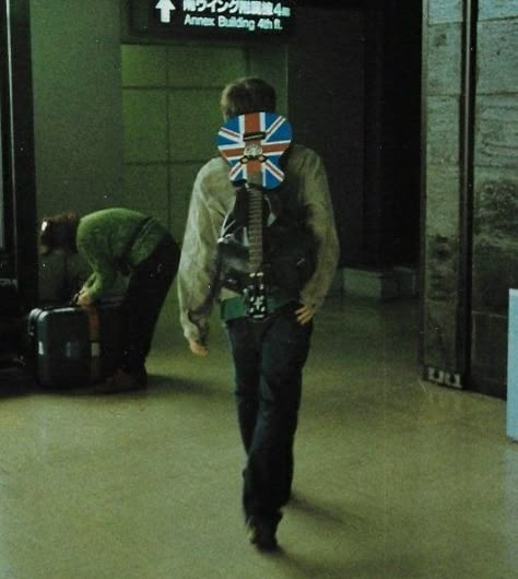 90s Britpop Aesthetic, British Rock Aesthetic, Britpop Aesthetic, Anthony Core, British Core, Liam Oasis, British Bands, Oasis Album, Liam And Noel