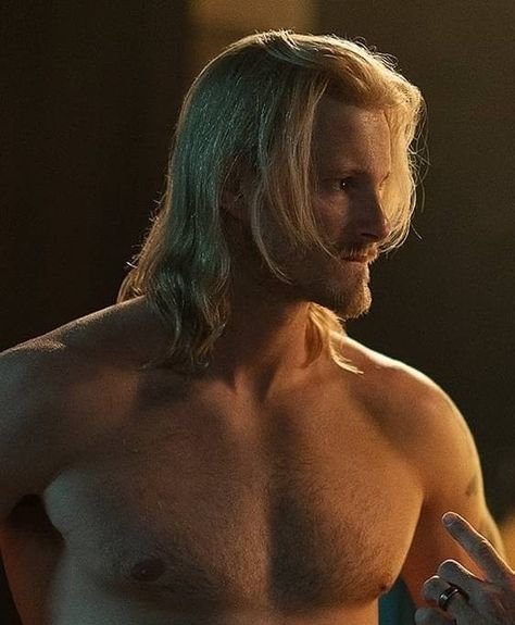 Alexander Ludwig, Alexander Ludwig Long Hair, Alex Ludwig, Acotar Cast, Acotar Fancast, Jet Pilot, Character Faces, Male Actors, Interesting Faces