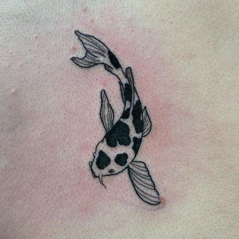 Masculine Koi Fish Tattoo, Koi Fish American Traditional, Minimalist Koi Tattoo, Koi Fish Simple Tattoo, Simple Coy Fish Tattoo, Tattoo Coi Fish, Cartoon Fish Tattoo, Small Koi Tattoo, Koy Fish Tattoo Ideas