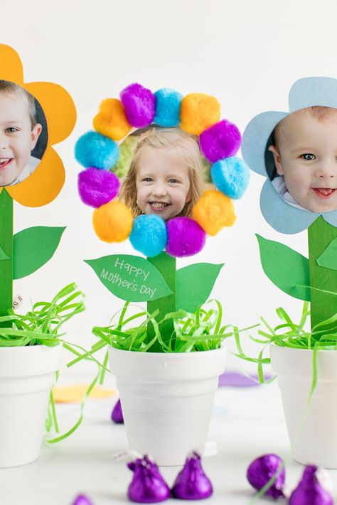 Made To Be A Momma, Mothers Day Crafts Preschool, Mothers Day Flower Pot, Pot Craft, Easy Mother's Day Crafts, Diy Mother's Day Crafts, Mother's Day Projects, Mother's Day Activities, Mother's Day Crafts