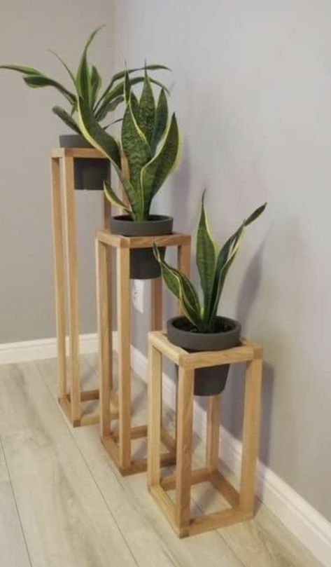 Large Workshop, Diy Furniture Decor, نباتات منزلية, Wooden Plant Stands, Diy Wall Art Decor, Diy Plant Stand, Wood Shop Projects, Plant Decor Indoor, Wood Crafts Diy