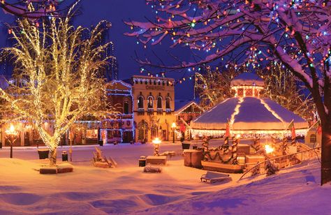 Leavenworth Washington Christmas, Leavenworth Christmas, Seattle Christmas, Leavenworth Washington, A Very Merry Christmas, Merry Christmas Images, Winter Background, Christmas Town, Christmas Snow