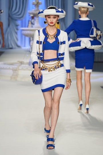 Moschino Outfit, Moschino Fashion Show, Moschino Runway, Moschino Fashion, Milan Fashion Week Runway, Fashion Show Poster, Spring 2023 Ready To Wear, Spring 23, 2023 Ready To Wear