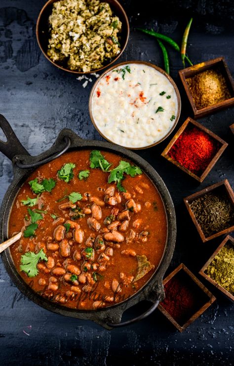 Rajma Masala / Red Kidney Bean Curry - North Indian Recipe Rajma Masala, Kidney Bean Curry, Rajma Recipe, Indian Vegetarian Dishes, Bean Curry, Red Kidney Beans, North Indian Recipes, Beans Curry, Ancient Recipes