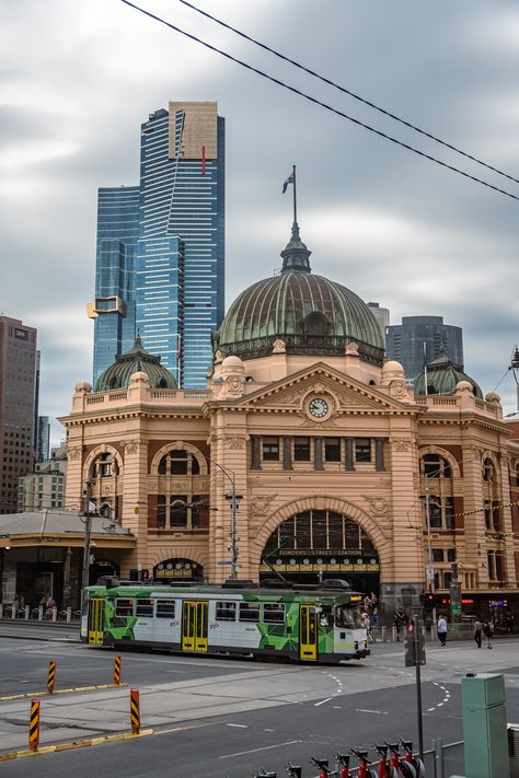 Melbourne City Wallpaper, Melbourne Flinders Street Station, Flinders Street Station Melbourne, Australia Melbourne Aesthetic, Melbourne Fits, Melbourne Australia Aesthetic, Melbourne Wallpaper, Melbourne Photos, Melbourne Australia City