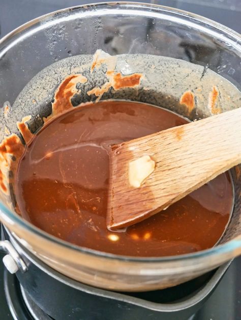 Best Way To Melt Chocolate Chips, How To Melt Chocolate Chips On The Stove, How To Melt Chocolate Chips, Melt Chocolate For Dipping, How To Melt Chocolate, Chocolate Hacks, Ghiradelli Chocolate, Bakers Chocolate, Melting White Chocolate