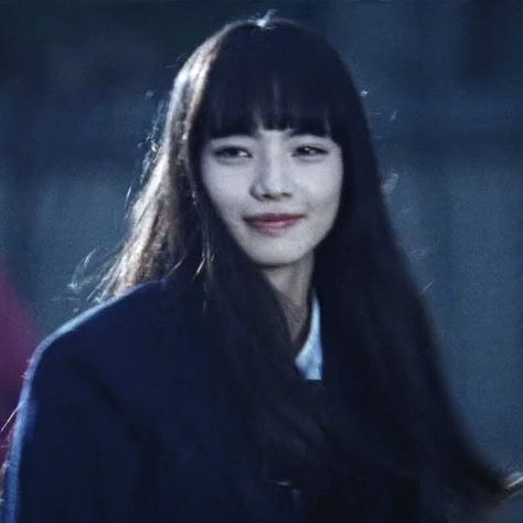 Nana Komatsu - Kanako Fujishima The World Of Kanako, Komatsu Nana, Nana Komatsu, Aesthetic Blue, Role Model, Pretty Pictures, Role Models, Aesthetic Anime, Pretty People