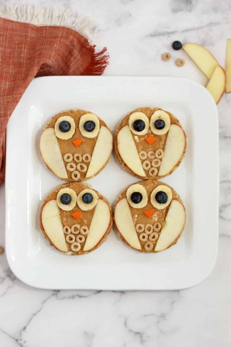 Owl Rice Cake Snacks, Owl Food Art, November Cooking Projects For Kids, Healthy Winter Snacks For Kids, Pretend Teacher, Preschool Treats, Owl Snacks, Snack Lays, Owl Treats