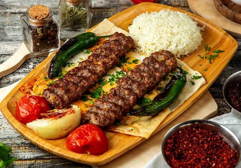 What is Chelo Kabab Koobideh? in Oven & Charcoal Recipe Lula Kebab, Kabab Koobideh, Koobideh Recipe, Chelo Kebab, Doner Kebabs, Iranian Dishes, Grilling Kabobs, Kebabs On The Grill, Shish Kebab