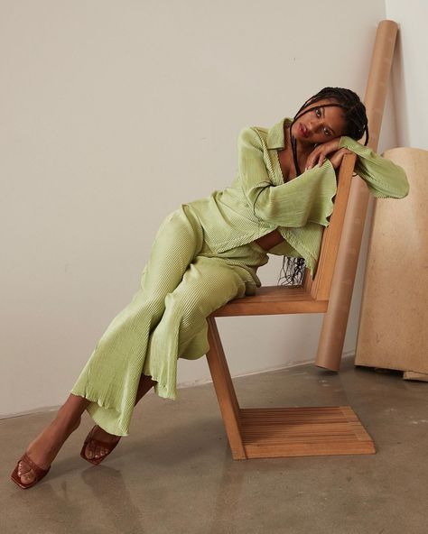 Song Of Style on Instagram: “We thought we we were dreaming, but no, this is real. And we can buy it, and we can wear it. Mara Shirt and Mara Pant now live on @revolve” Plisse Outfit, Feminine Black Women, Ruby Set, Song Of Style, Future Outfit, Spring Fits, Instagram Ideas Photography, Style Savvy, Green Top