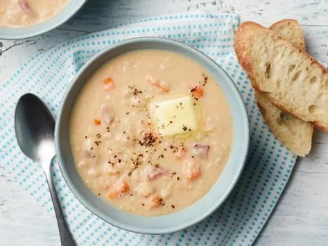 Thicken Soup, Navy Bean Soup, How To Thicken Soup, Navy Bean, Ham And Beans, Northern Beans, Ham And Bean Soup, Bean Soup Recipes, Smoked Ham