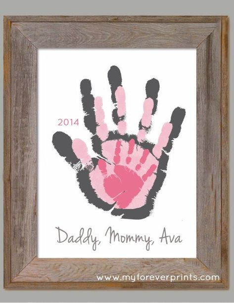 Footprint Wall Art, Hand Print Art, Perlengkapan Bayi Diy, Family Hand Prints, Footprint Art, Baby Tips, Family Crafts, Handprint Art, Fathers Day Crafts