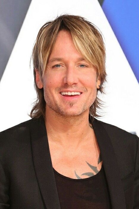 How cute!! Keith Urban Tattoo, Urban Pictures, Nicole Kidman Keith Urban, Urban Music, Cma Awards, Liam Neeson, Handsome Guys, Country Music Artists, Luke Bryan