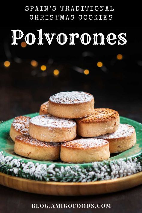 Spanish Christmas Food, Spanish Cookies, Polvorones Recipe, Traditional Christmas Desserts, Traditional Christmas Cookies, Spanish Desserts, Mexican Wedding Cookies, Latin American Food, Spanish Christmas