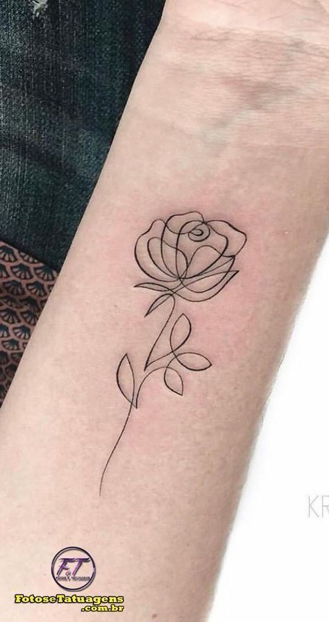 Rose Tattoos For Women, Small Rose Tattoo, Inspiration Tattoos, Cat Tattoos, Tiny Tattoo, Arm Tattoos For Women, Tattoo Feminina, Piercing Ideas, Flower Tattoo Designs