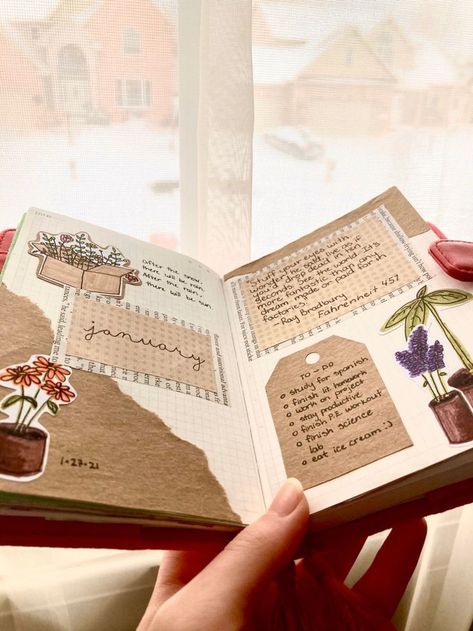 Landscape Scrapbook Ideas, Journal Ideas Vintage Style, Vintage Journal Ideas Diy, Aesthetic Journal Ideas Vintage, Journal Ideas Vintage, Journal Ideas Aesthetic Vintage, Scrapbook Journal Ideas Creative, Journal Ideas Design, Scrapbook Inspo Aesthetic