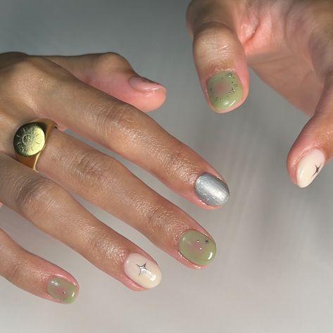 ✨DAINTY✨ Short nail girly looking so cute with these poses. This nail art may look simple and cute but they were defs an eye breaker 😍🤣 ✨structured efile + level 2nail art ✨custom press ons available through dm or Etsy link in bio ✨book an appointment via link in bio #shortnails #naturalnails #greennails #minimalstyle #minimalnails #nails #nailsnailsnails #nails #nails2inspire #nailaddict #nailartist #nailsoftheday #nailsofinstagram #naildesign #nailartaddict Bare Nail Art, Natural Nail Designs Short Round, Short Gemstone Nails, Iris Law Nails, Cute Short Simple Nails, Custom Press Ons, Simple Nail Short, Short Clean Nails, Short Nail Gel