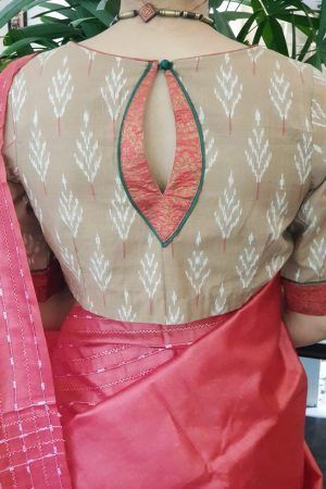 Bote Neck Blouse Designs Latest Back, Boatneck Blouse Back Designs, Blavush Pettan, Blause Desine Latest Back Boat Neck, Pa Neck Blouse Designs, Patch Blouse Designs Patterns, Blouse Back Neck Designs Pattern Simple, Boat Neck Blouse Designs Front And Back, Back Blouse Designs Latest Simple