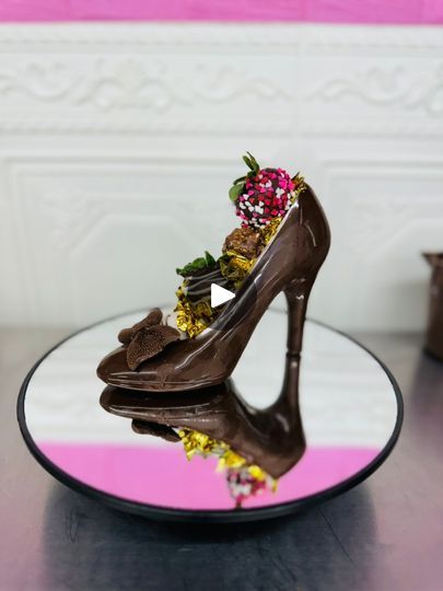 226K views · 5.3K reactions | Zapatilla de chocolate | Te perdiste cómo hacer esta hermosa zapatilla de chocolate aquí el paso a paso … | By Artículos para repostería "Mark" | Facebook