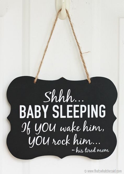 Funny Baby Sleeping Sign at thatswhatchesaid.com Baby Sleeping Sign, Baby Gifts To Make, Cricut Baby, Sleep Funny, Diy Baby Shower Gifts, Diy Baby Gifts, Baby Sleep Sack, Tired Mom, Shower Bebe