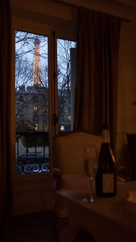 Apartment Paris Aesthetic, France Apartment Aesthetic, Apartment In Paris Aesthetic, Europe Apartment, Paris Apartment Aesthetic, Parisian Apartment Aesthetic, Home In Paris, French Apartment, Paris Dream