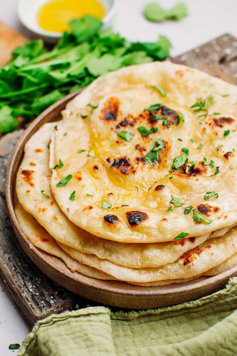 Homemade Naan Bread (Restaurant-Style!) - Full of Plants Essen, Naan Bread Vegan, Naan At Home, Naan Roti, Vegan Naan, Homemade Naan, Savory Baking, Homemade Naan Bread, Vegan Breads