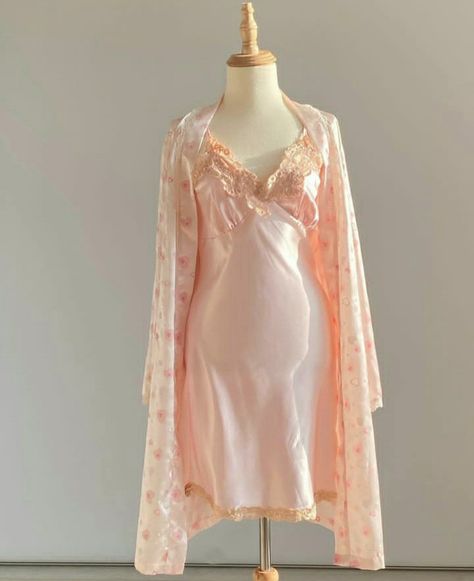 Silk Nightgown Aesthetic Vintage, Silk Pajama Dress Aesthetic, Lacey Night Gowns, Fancy Pajamas Aesthetic, Royal Nightwear, Royal Pjs, Fancy Pijama, Cute Night Gowns, Fantasy Pjs