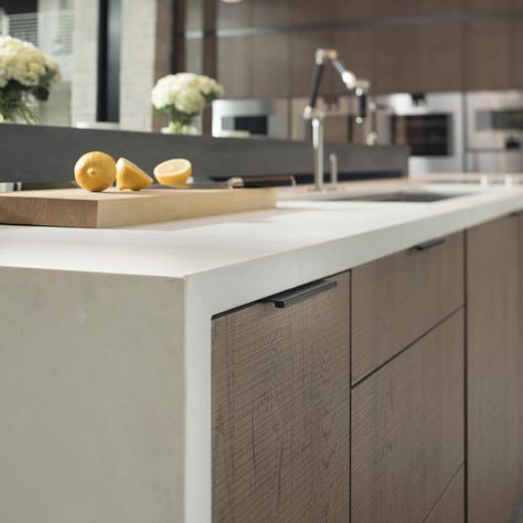 Caesarstone is proud to be a sponsor of the New American Remodel 2019! If you’re at the International Builders' Show, don’t miss touring this stunning home featuring 4011 Cloudburst Concrete and 4601 Frozen Terra. Caesarstone Fresh Concrete, Cloudburst Concrete, Fresh Concrete Caesarstone, Kitchen Collage, Caesarstone Kitchen, Modern Mid Century Kitchen, Mid Century Kitchen Remodel, Caesarstone Quartz, Kitchen Bench