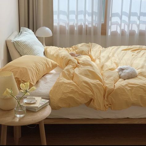 Pale Yellow Bedroom Aesthetic, Yellow Pastel Room, Soft Yellow Room Aesthetic, Pastel Yellow Bedding, Yellow Apartment Aesthetic, Light Yellow Bedroom Aesthetic, Light Yellow Bedding, Pastel Yellow Room Decor, Light Yellow Room Ideas