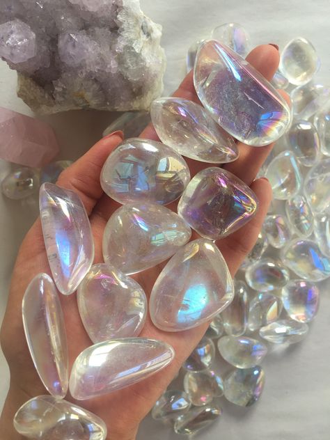 Beautiful Aura, Crystal Aesthetic, Angel Aura Quartz, Angel Aura, Minerals And Gemstones, Clear Stone, Aura Quartz, Tumbled Stones, Crystals Minerals