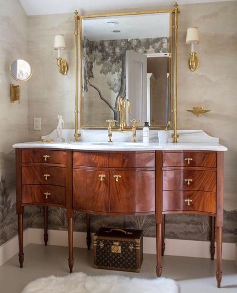 Decorating With Antique Furniture, Bathroom Big, Washroom Design, Timeless Interiors, Powder Room Design, Classic Bathroom, Secretary Desks, Bathroom Inspiration Decor, Bathroom Design Luxury