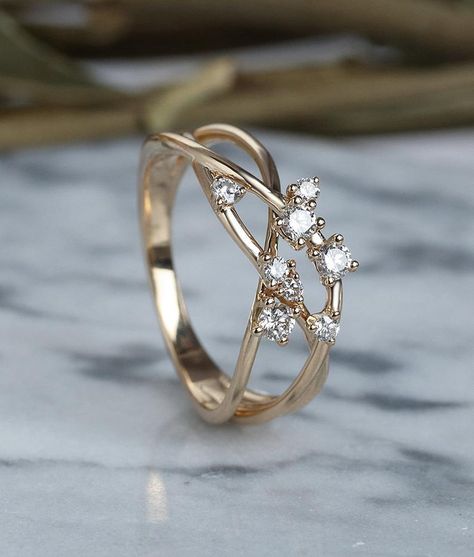 Promise Jewelry, Diamond Rings Design, Celtic Wedding Rings, Engagement Rings Affordable, Yellow Gold Diamond Ring, Cluster Engagement Ring, Moissanite Wedding Rings, Wedding Rings Unique, Women Diamond