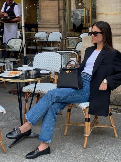 Here's How French Women Are Styling Their Loafers Right Now Loafer Outfits Women, Loafer Outfits, Outfit Choices, Backless Loafers, Loafers Outfit, French Women Style, Outfit Work, Outfits Classy, Classy Style