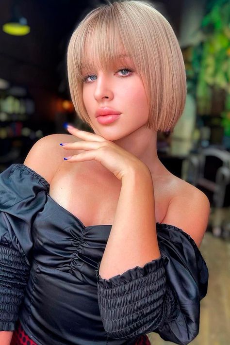 Preppy Bob Haircut, Bang Styles, Highlight Bob, Bob Haircut Ideas, Chestnut Hair, Best Bob Haircuts, Stacked Bob, Oval Face Haircuts, Hairstyles 2024