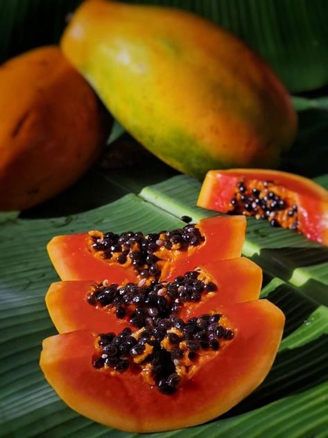 Tropical Fruit Photography, Food Photography Fruit, Papaya Plant, Fruit Paradise, Papaya Art, Fruit Diet, Kinds Of Fruits, Papaya Fruits, Mango Fruit