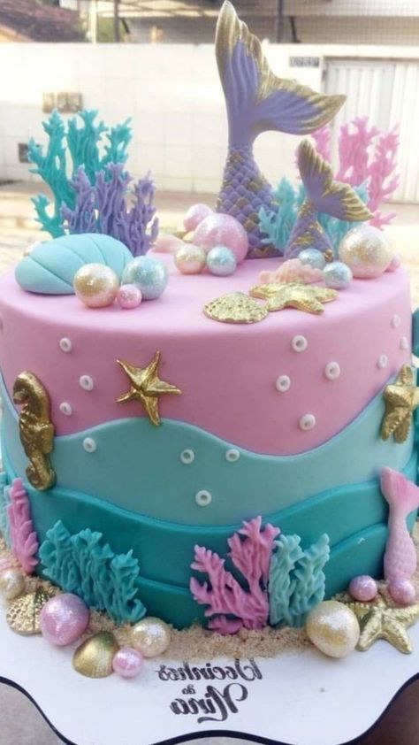 Mermaid Scale Cake, Underwater Birthday Cake, Mermaid Cake Design, Mermaid Birthday Cake Ideas, Little Mermaid Birthday Cake, Mermaid Birthday Cake, Underwater Birthday, Mermaid Birthday Party Ideas, Ariel Cake