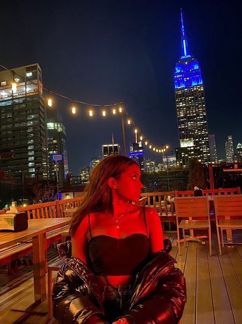 Nyc Baby, Music On Spotify, Nyc Girl, Nyc Aesthetic, Nyc Life, New York Life, Brooklyn Baby, City Vibe, Night Vibes