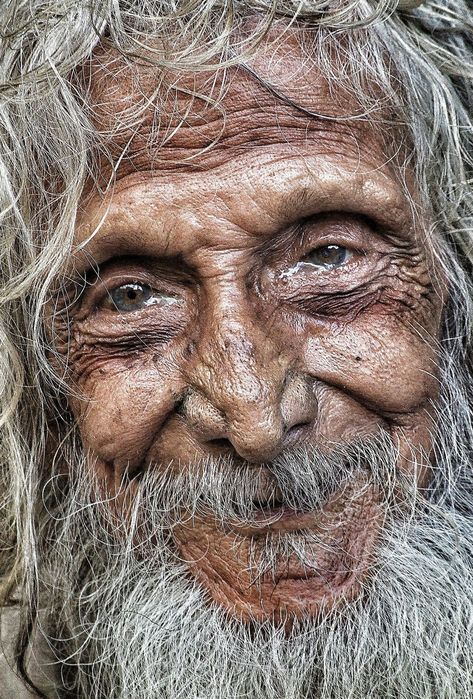 Travelers share photos of the people they've met around the world Old Faces, Human Face, Many Faces, Old People, World Cultures, People Of The World, Interesting Faces, Share Photos, Happy People