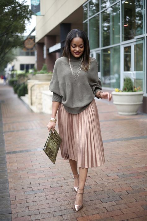 Modest Clothing, Tule Rok Outfits, Elegant Midi Skirt, Rok Outfit, Pleated Skirt Outfit, Rok Plisket, فستان سهرة, Skirt Midi, Ținută Casual