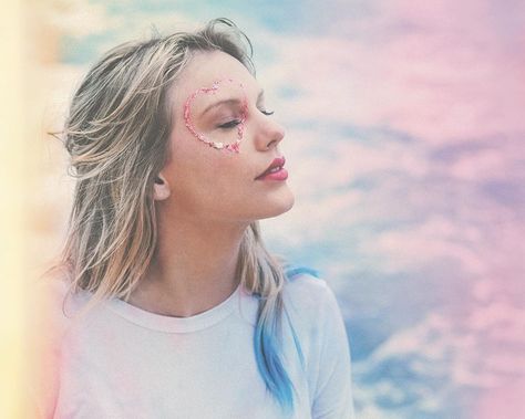 39 lyrics from Taylor Swift's new album Lover that make perfect Instagram captions - United By Pop Lover Taylor Swift Aesthetic, Lover Taylor Swift, Lover Taylor, Taylor Swift Aesthetic, Taylor Swift Lover, Of Love, Taylor Swift, Swift, The First