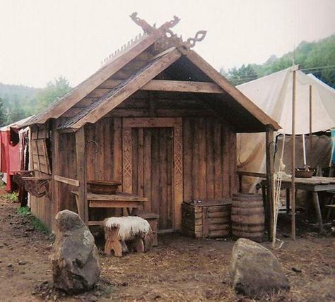 . Viking Cabin, Viking Houses, Viking Home, Viking Tent, Viking Camp, Viking House, Viking Decor, Viking Village, Viking Life