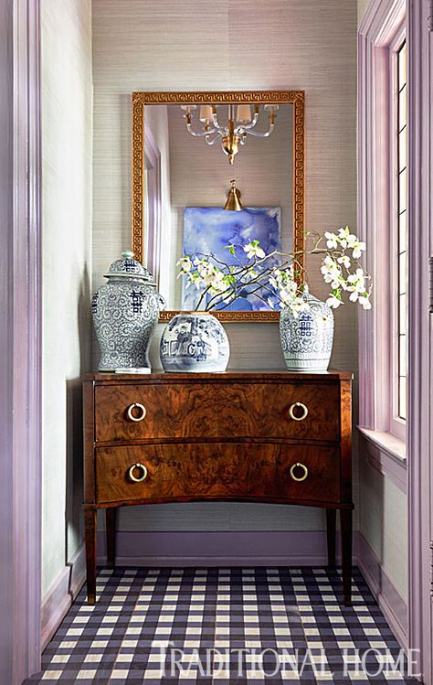 Chinoiserie Chic: The Chinoiserie Foyer Spring Interior Design, Spring Interiors, Small Space Interior Design, Small Entryways, Foyer Decorating, Entryway Storage, Chinoiserie Chic, Small Entryway, Grasscloth Wallpaper