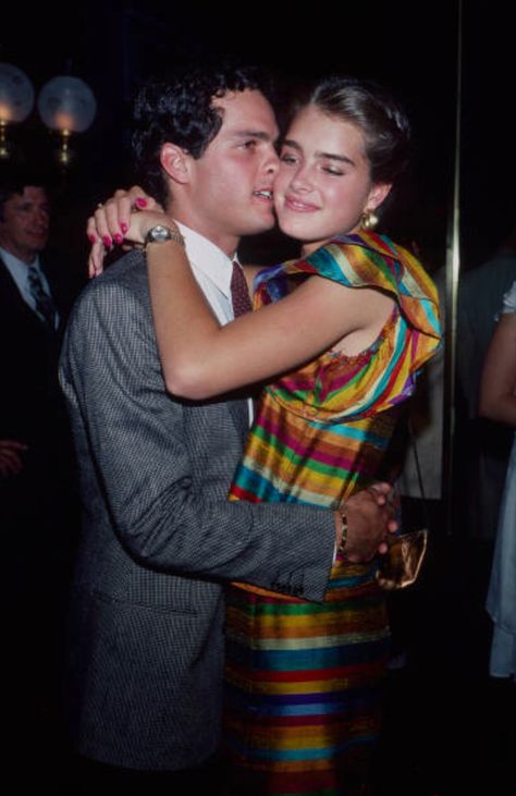 endless love 1981 premiere Brooke Shields Endless Love, Brooke Shields Michael Jackson, Endless Love Movie, Endless Love 1981, Blue Lagoon Movie, Brooke Shields Young, African Print Maxi Skirt, 80's Fashion, New York Pictures