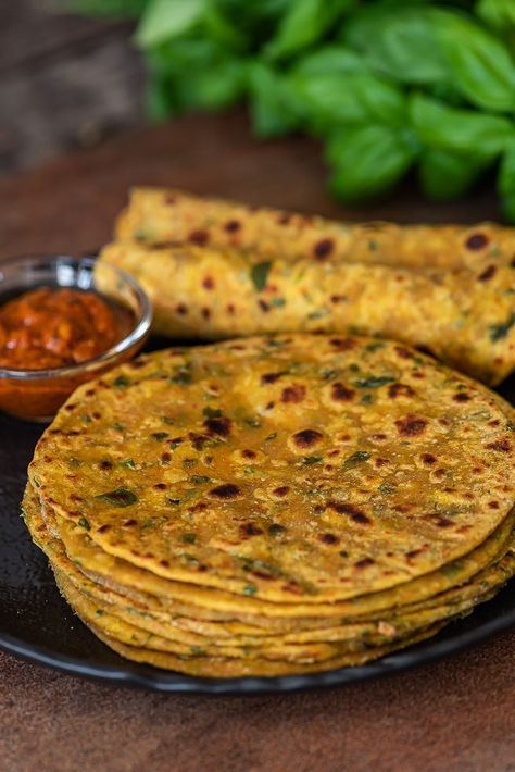 Gujarati Methi Thepla Recipe | Methi Na Thepla Recipe Video - Masalakorb Thepla Recipe, Methi Thepla, Gujarati Cuisine, Roti Recipe, Flat Breads, Indian Bread, Global Cuisine, Gujarati Recipes, India Food